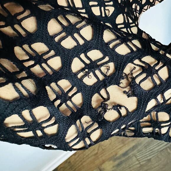 CINQ a SEPT Sera Printed Nude Black Lace Layover Sheath Midi Dress Size 2 - Picture 10 of 13